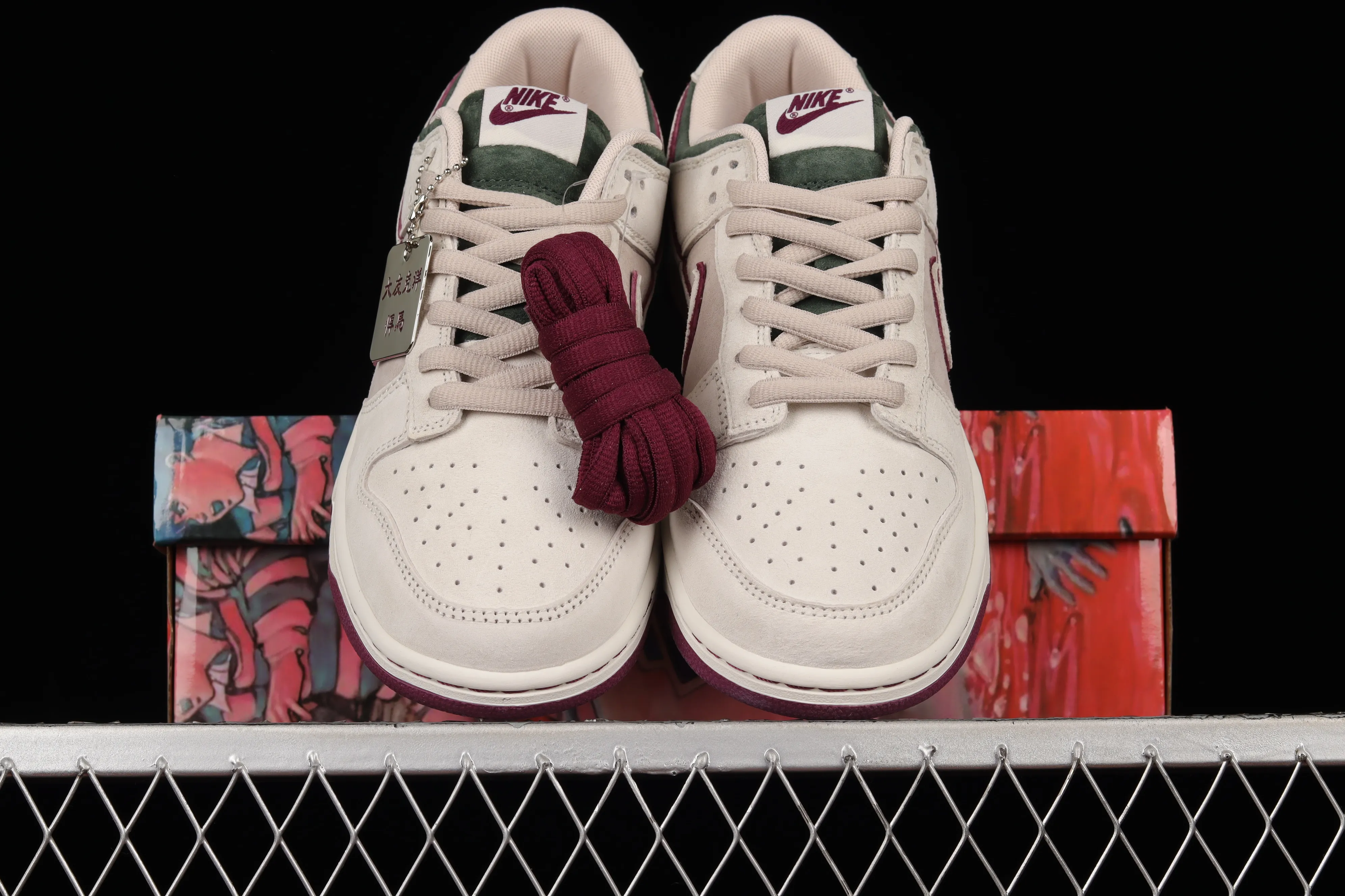 All Categories Nk SB Dunk Series Nk SB Dunk Low Low-top sneakers Otomo Katsuhiro x Nk SB Dunk Low "Steamboy OST" Otomo Katsuhiro co-branded SB low-top sports and leisure sneakers LF0039-013